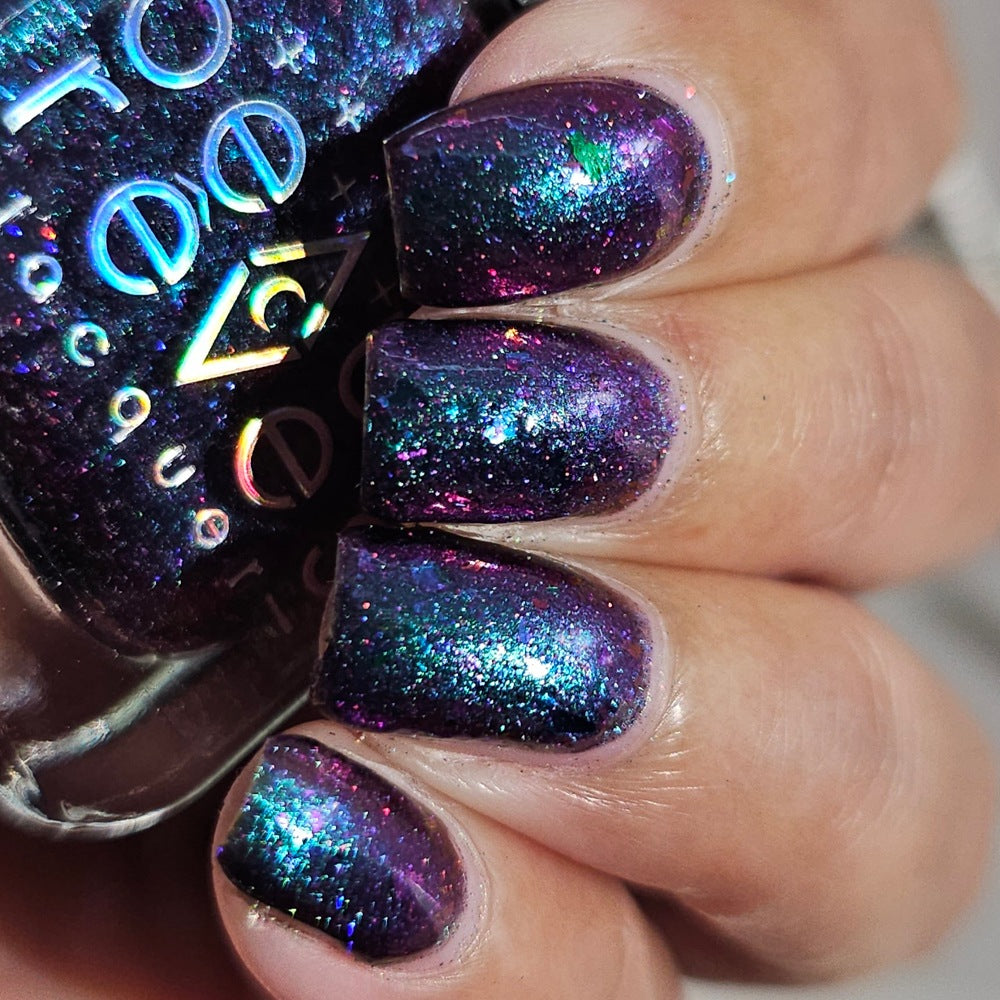 Beaux Rêves Lacquer | Gnomebody's Watching